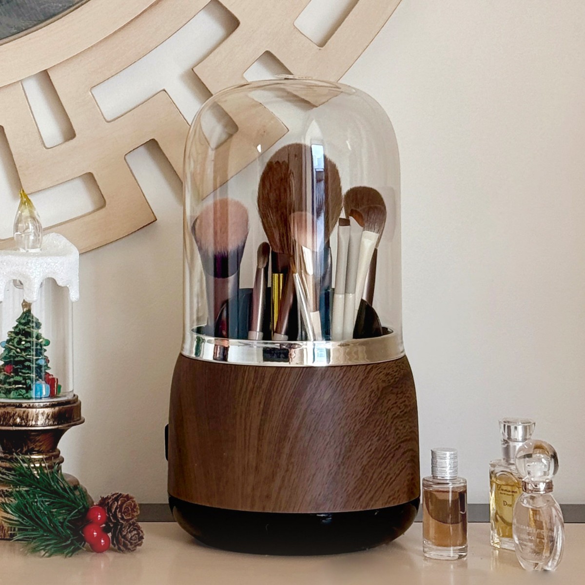 Light Luxury Makeup Brush Hold - Luxury Skincare And Makeup Brands review and price