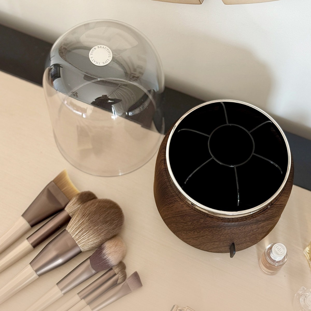 Light Luxury Makeup Brush Hold - Luxury Skincare And Makeup Brands review and price